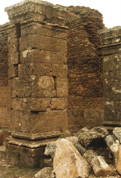 Vorschaubild Mschatta, Eingangsbereich, Pfeiler